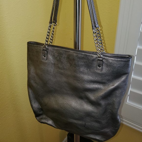 Michael Kors Jet Set Tote - Picture 2 of 4